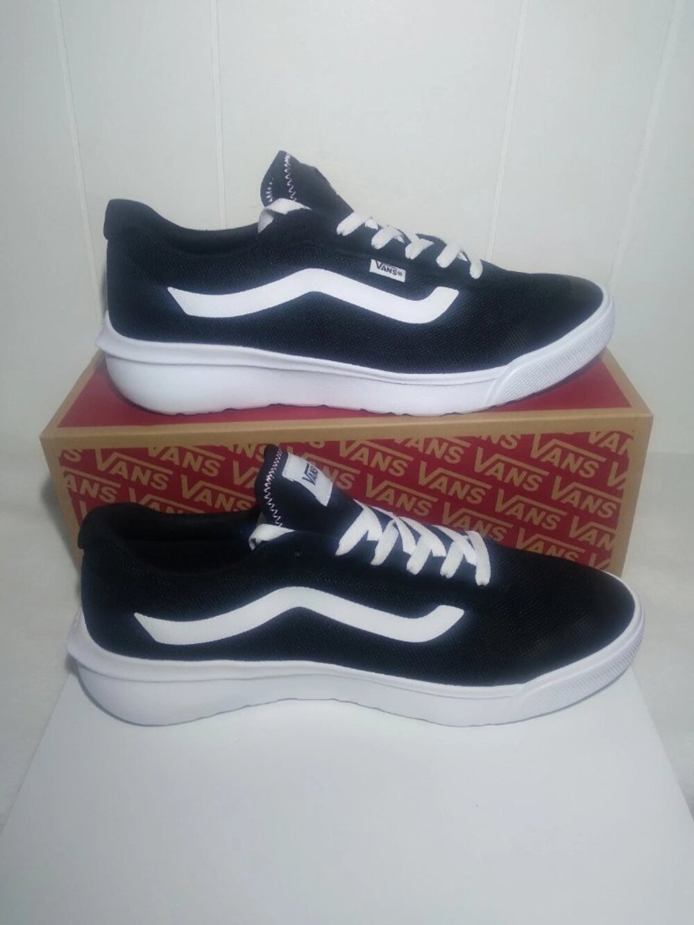 Vans Mens Size 12 Range Brz Sneakers Mesh Black/White VN000E99BZW New